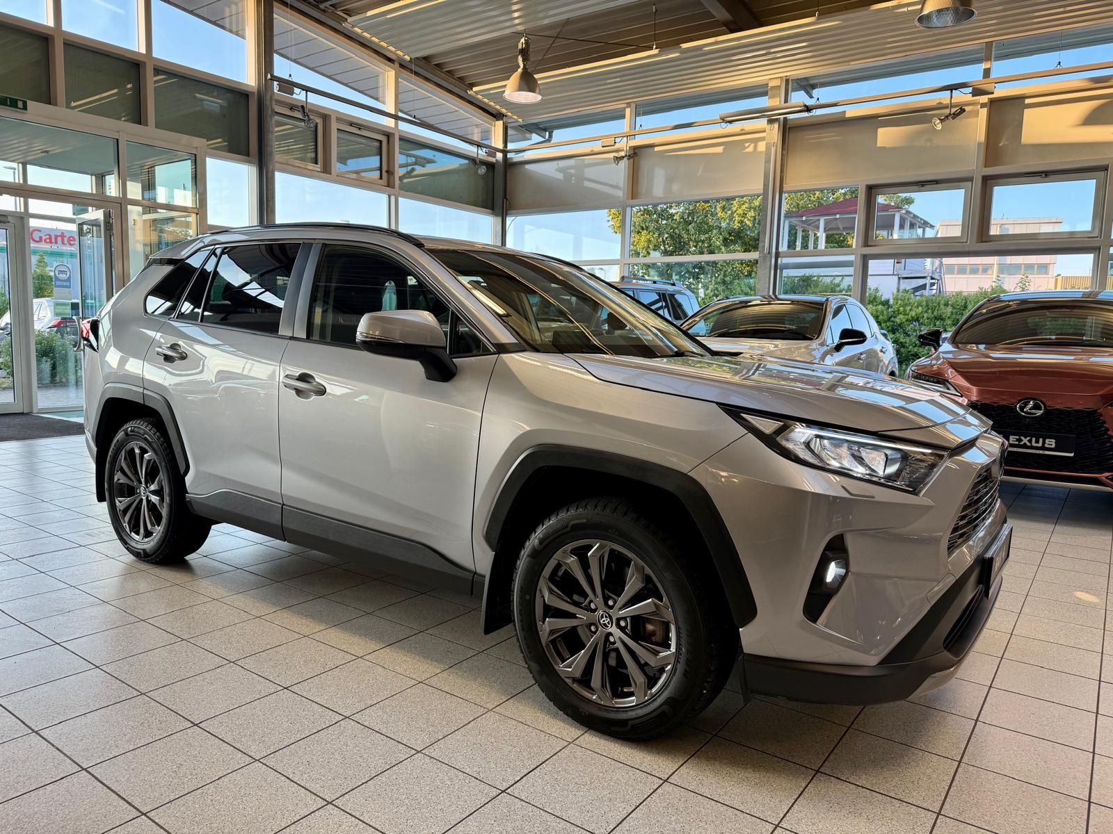 Toyota RAV 4 HYBRID 4x4 - Samsaru's Car Outlet