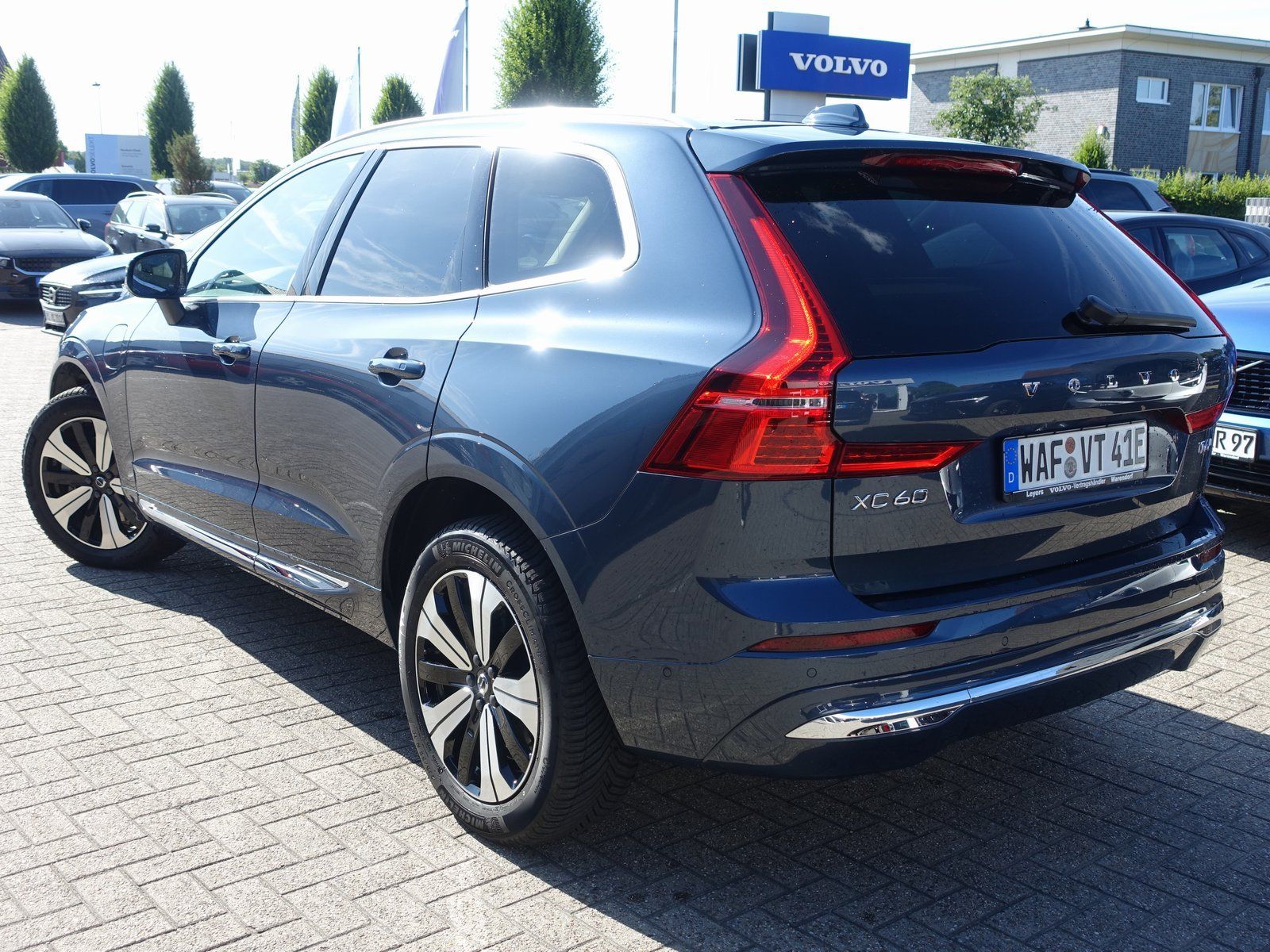 Volvo XC60 T6 AWD Plug-in Hybrid - Samsaru's Car Outlet