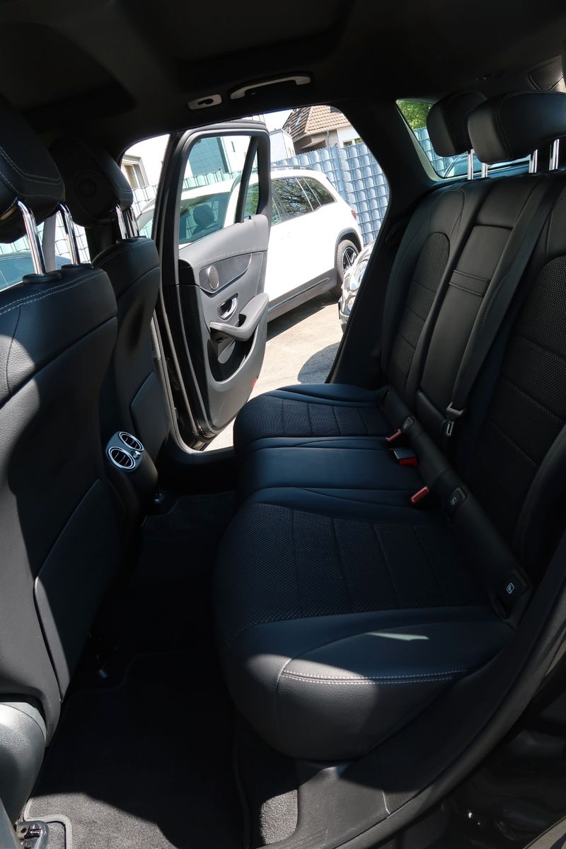 Mercedes-Benz GLC 220 d 4Matic Exclusive - Samsaru's Car Outlet