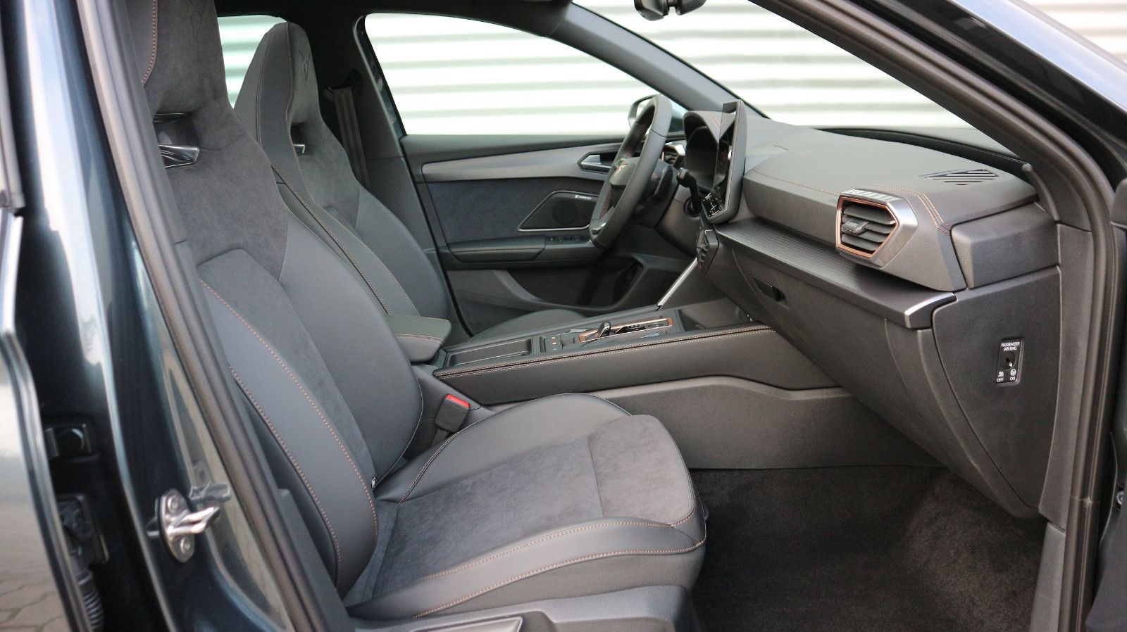 Cupra Leon Sportstourer 1.5 eTSI 110 kW - Samsaru's Car Outlet