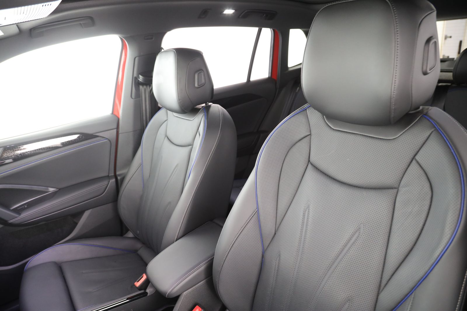 Volkswagen Tiguan 1.5 TSI DSG eHybrid R-Line | PANO | AHK |