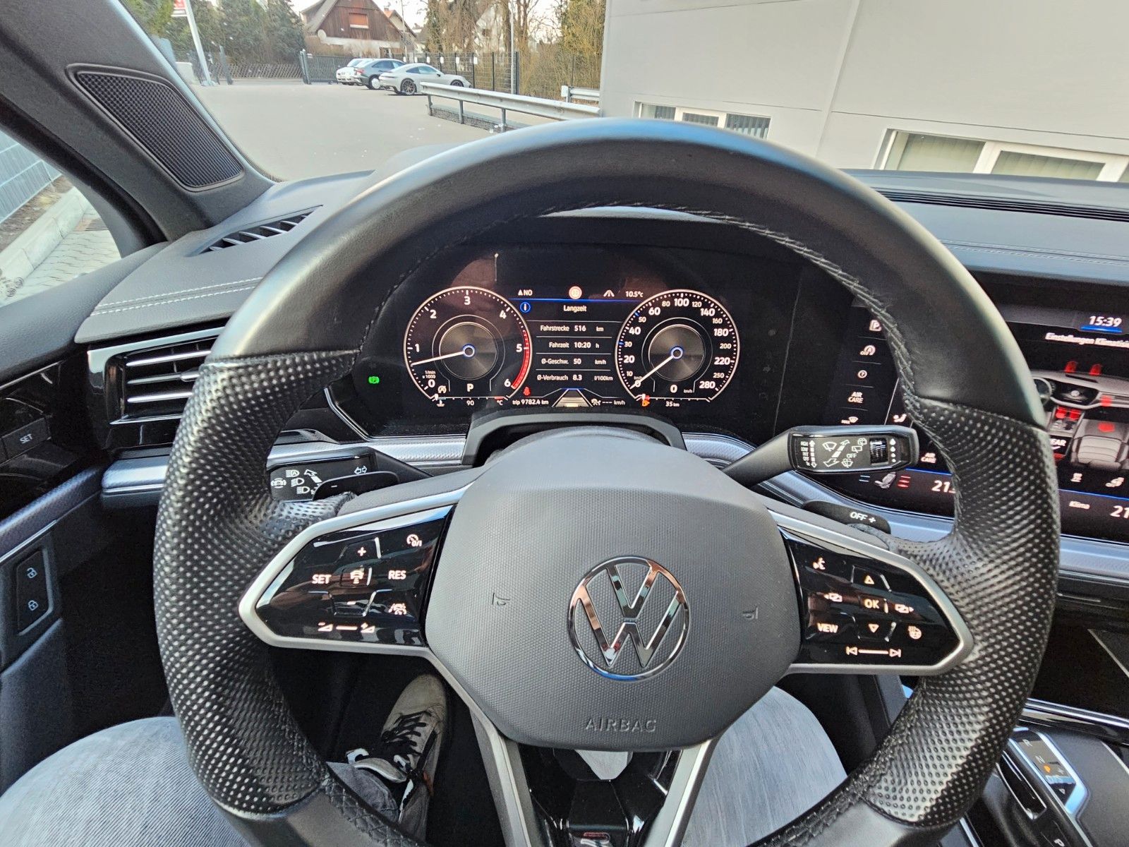Volkswagen Touareg R-Line 4Motion - Samsaru's Car Outlet