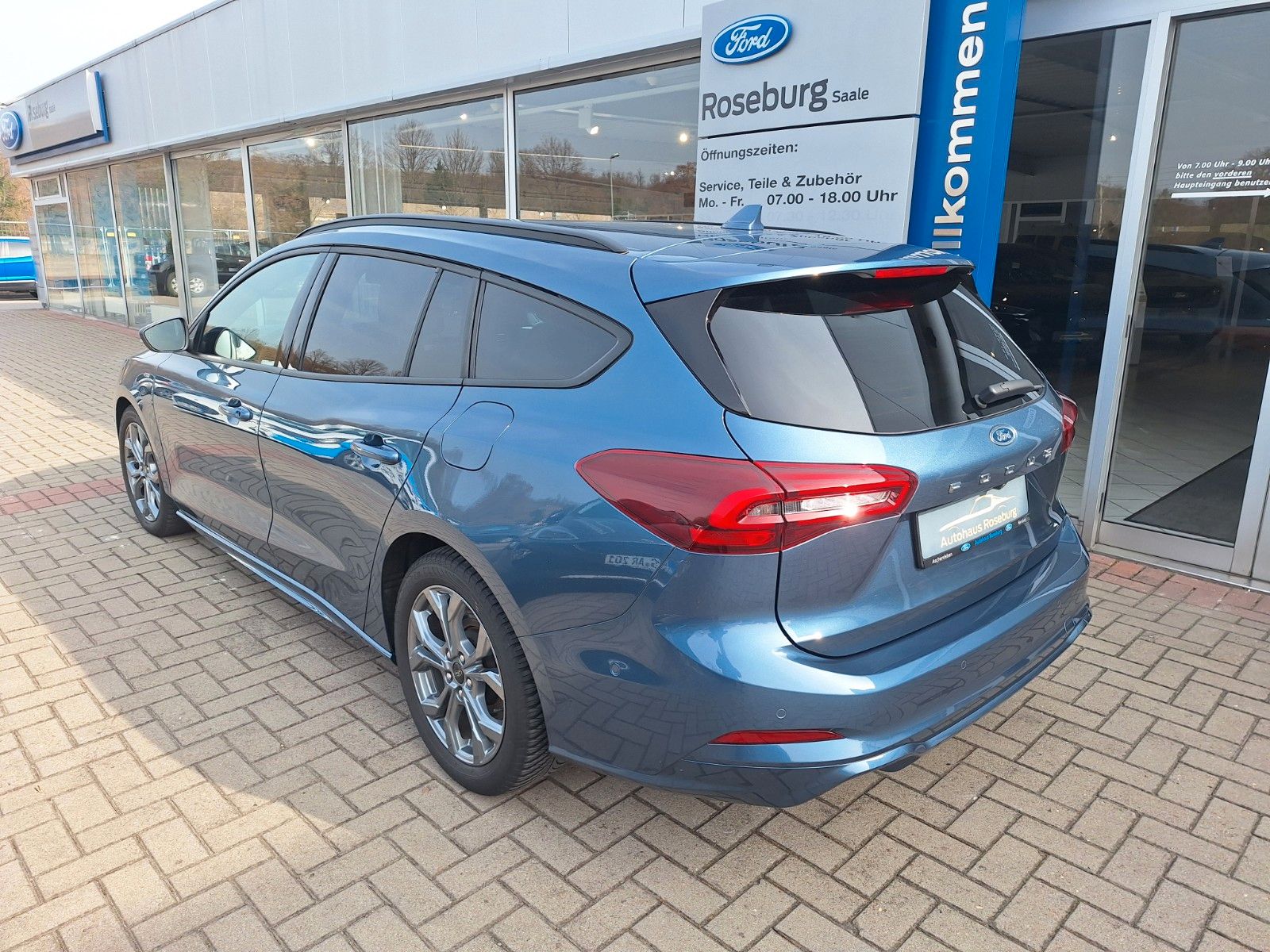 Ford Focus Turnier ST-Line X AHK NAVI LED PDC RFK LMF