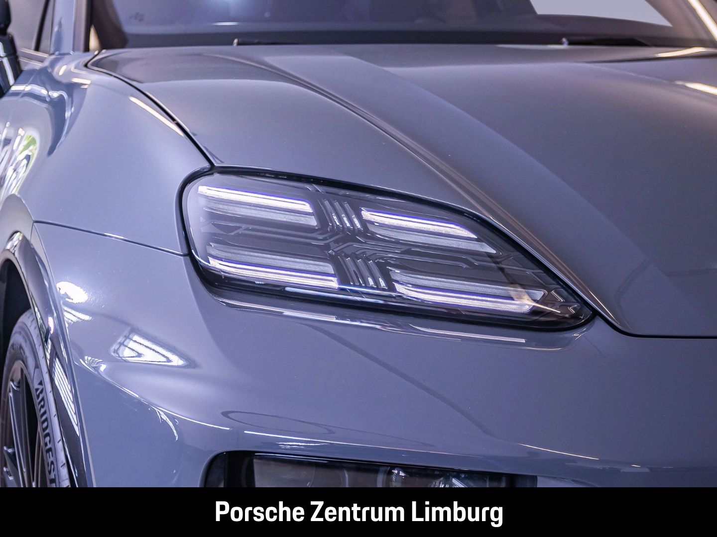 Porsche Macan Turbo BOSE Panoramadach Luftfederung LED