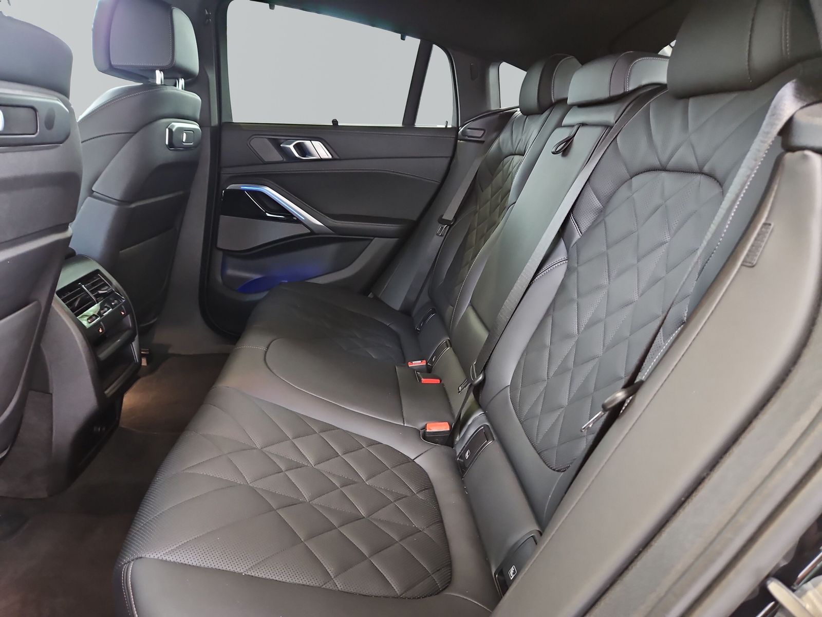 BMW X6 xDrive40i 672€ netto/mntl.*M Sport*AHK*Panora