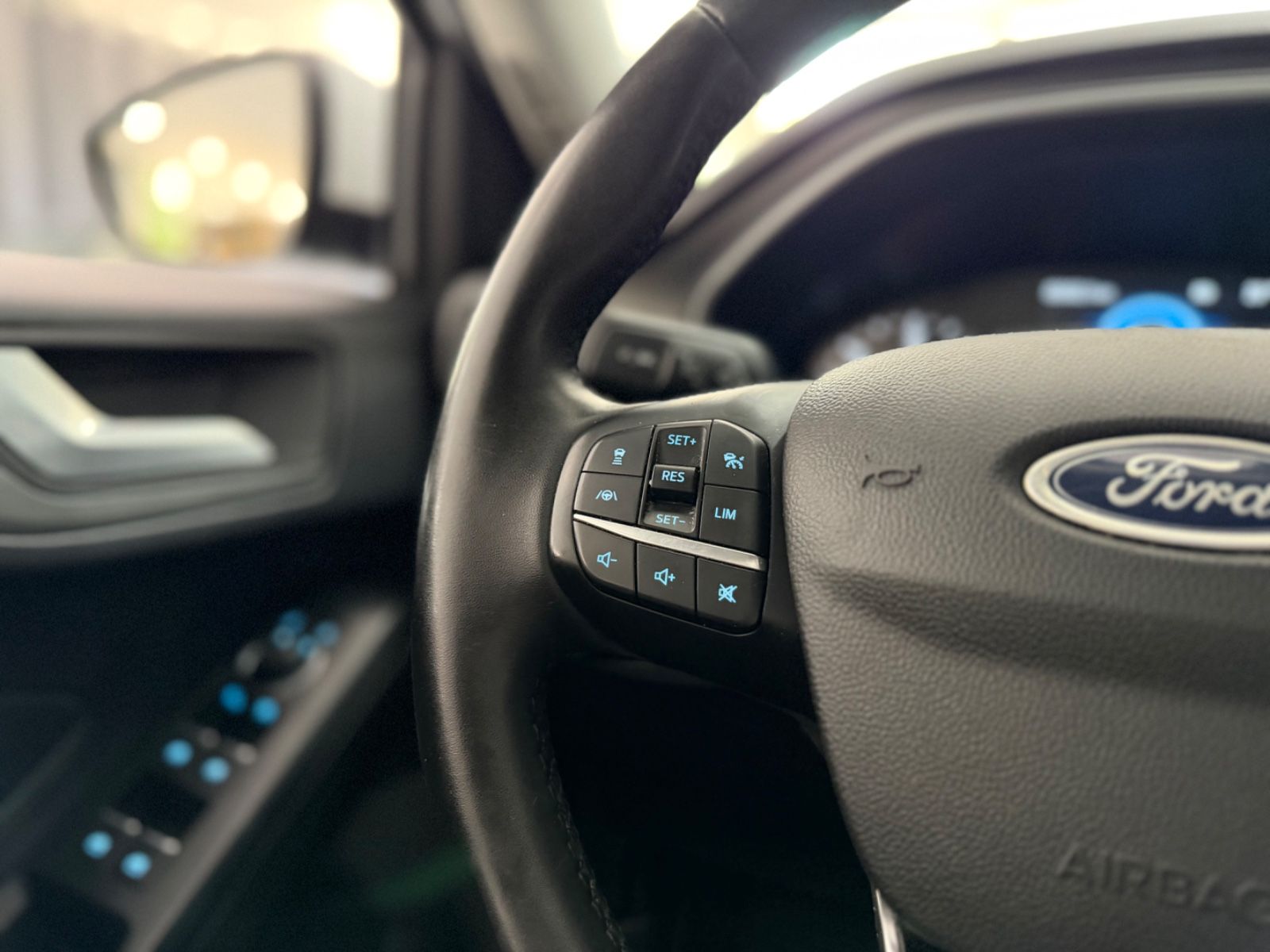 Ford Focus Turnier C&C*AUTOMATIK*KAMERA*TOT-W*ACC*