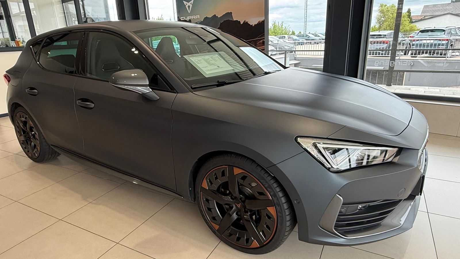 Cupra Leon VZ 2.0 TSI - Samsaru's Car Outlet