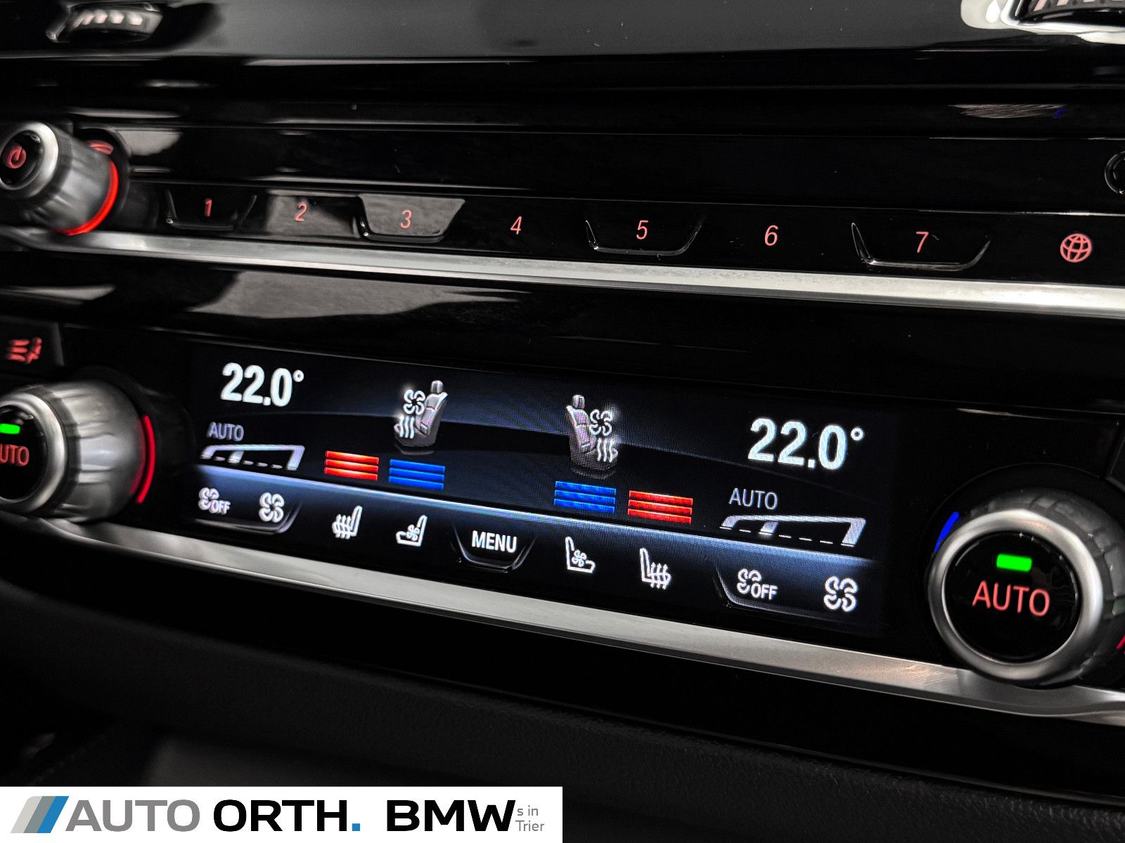 BMW 530d xDrive Touring PANO ST-HZG MASSAGE SITZLÜFT
