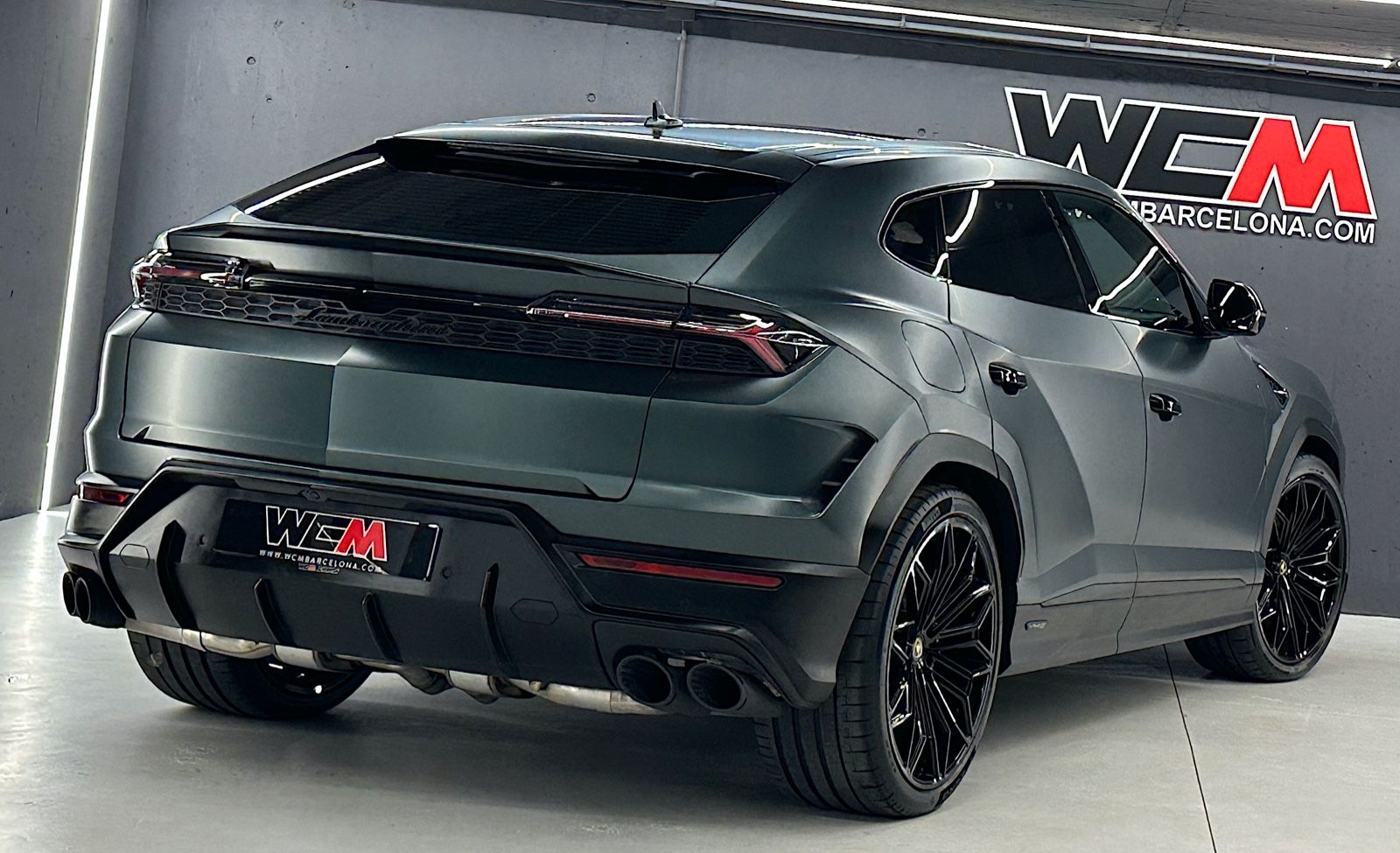 Lamborghini Urus 4.0 V8 PHEV SE - Samsaru's Car Outlet