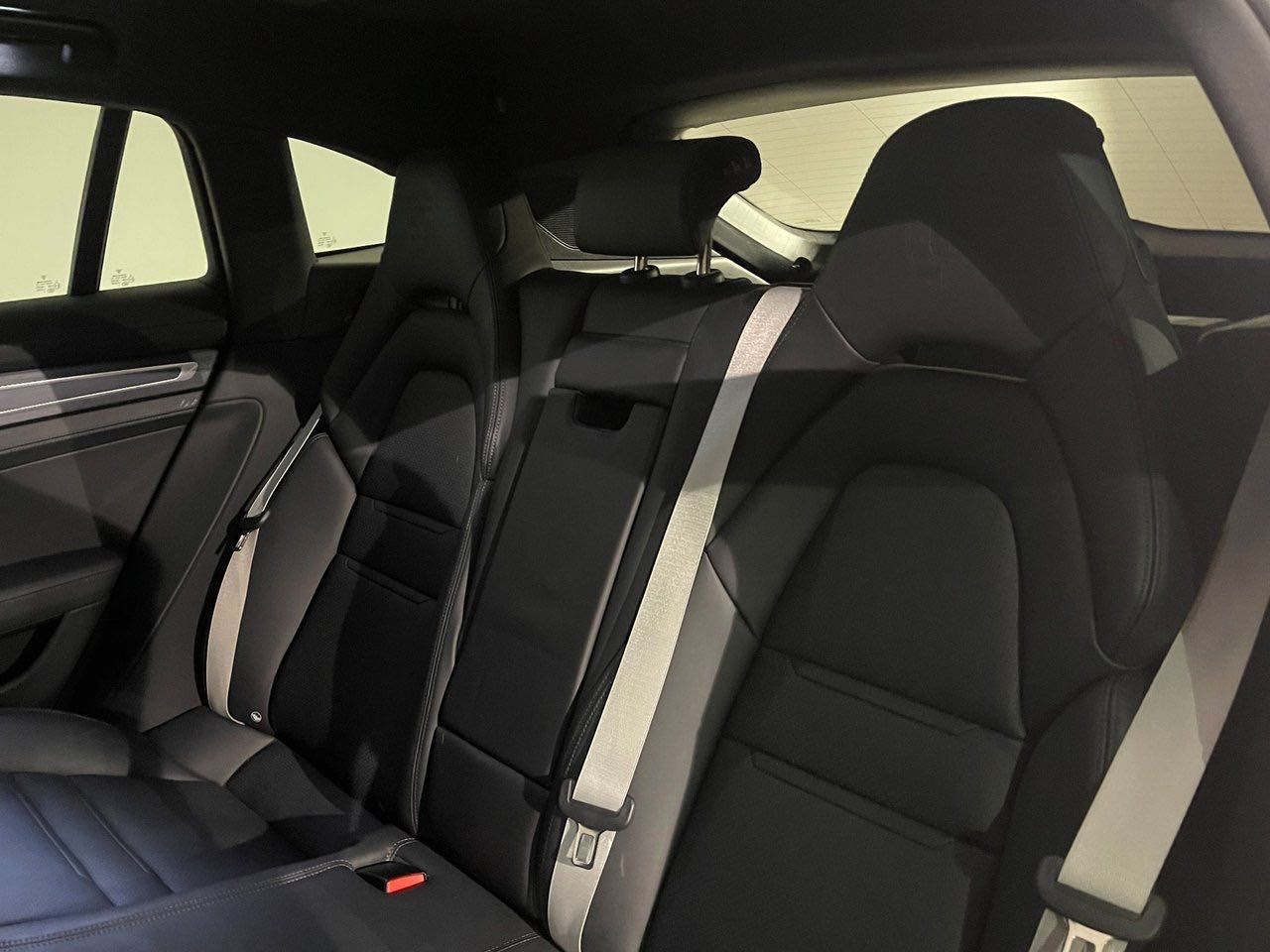 Porsche Panamera Sport Turismo 4 E-Hybrid Platinum Edit