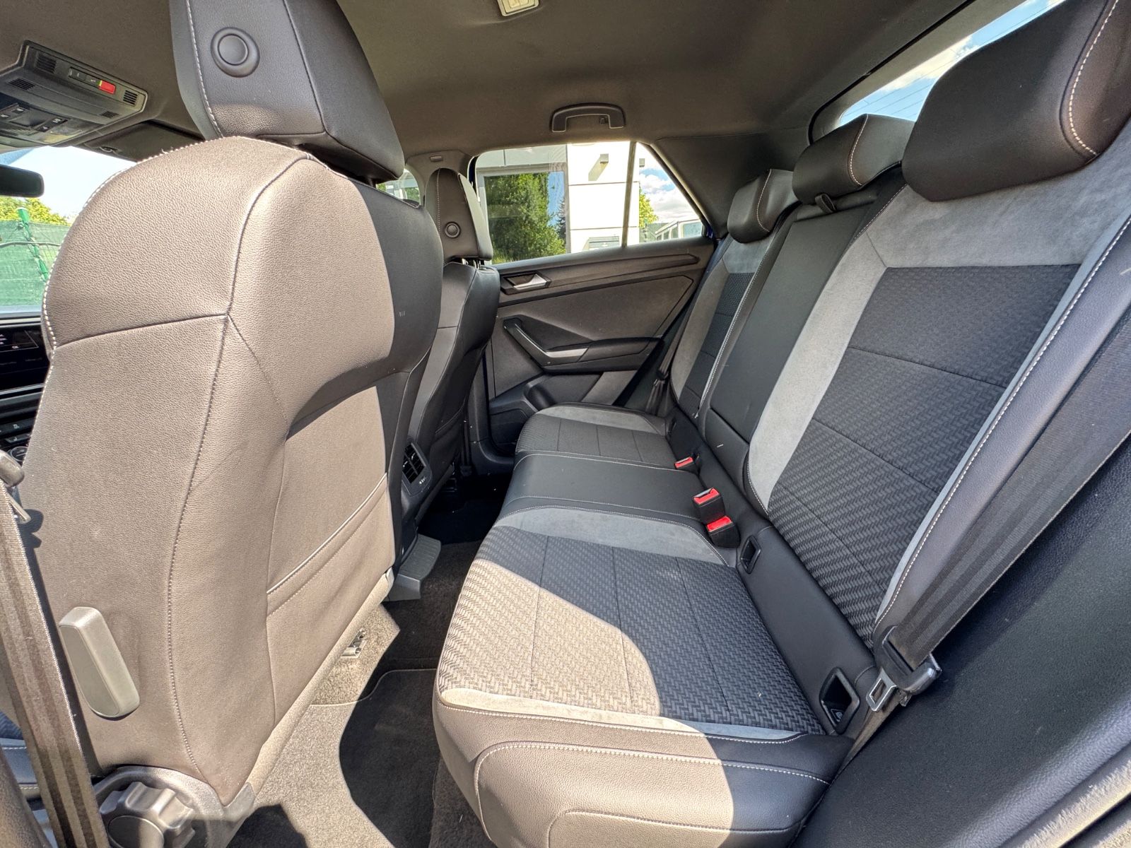 Volkswagen T-Roc R 4Motion - Samsaru's Car Outlet
