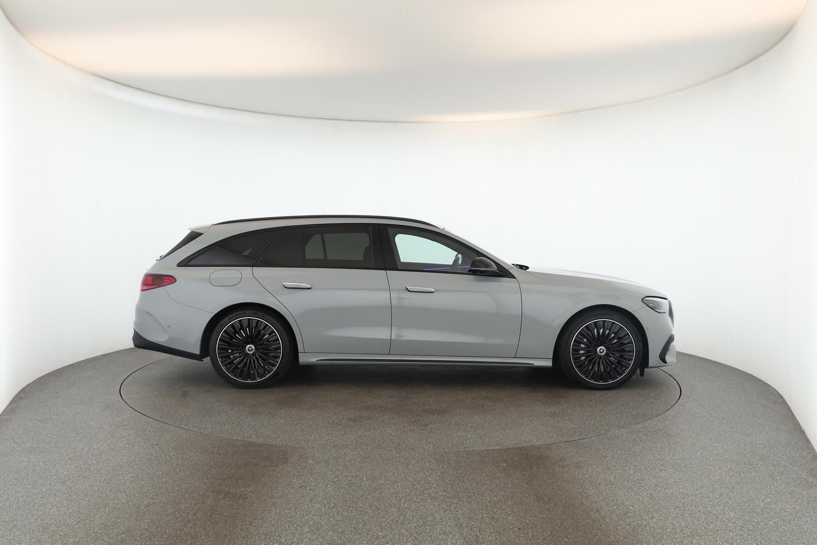 Mercedes-Benz E 450 d T 4M AMG Premium+ DIGITAL Pano STHZ AHK