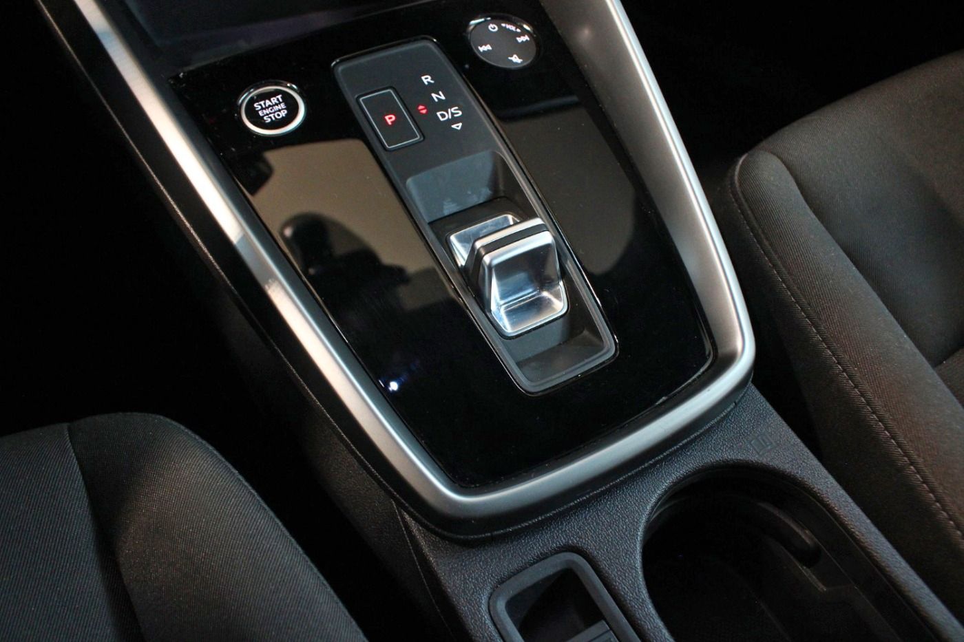 Audi A3 35 2.0 TDI advanced AHK|Garantie|SHZ|NAV|APP