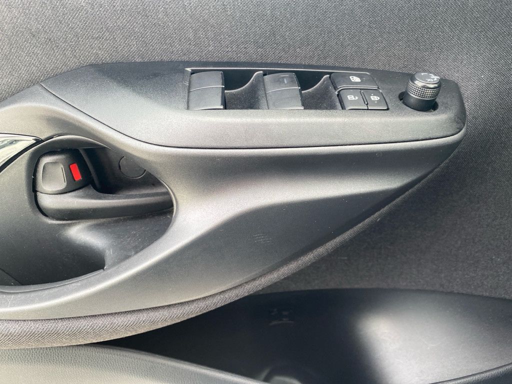 Toyota Yaris 1.5 Hybrid Style PDC SHZ KAMERA ACC LED