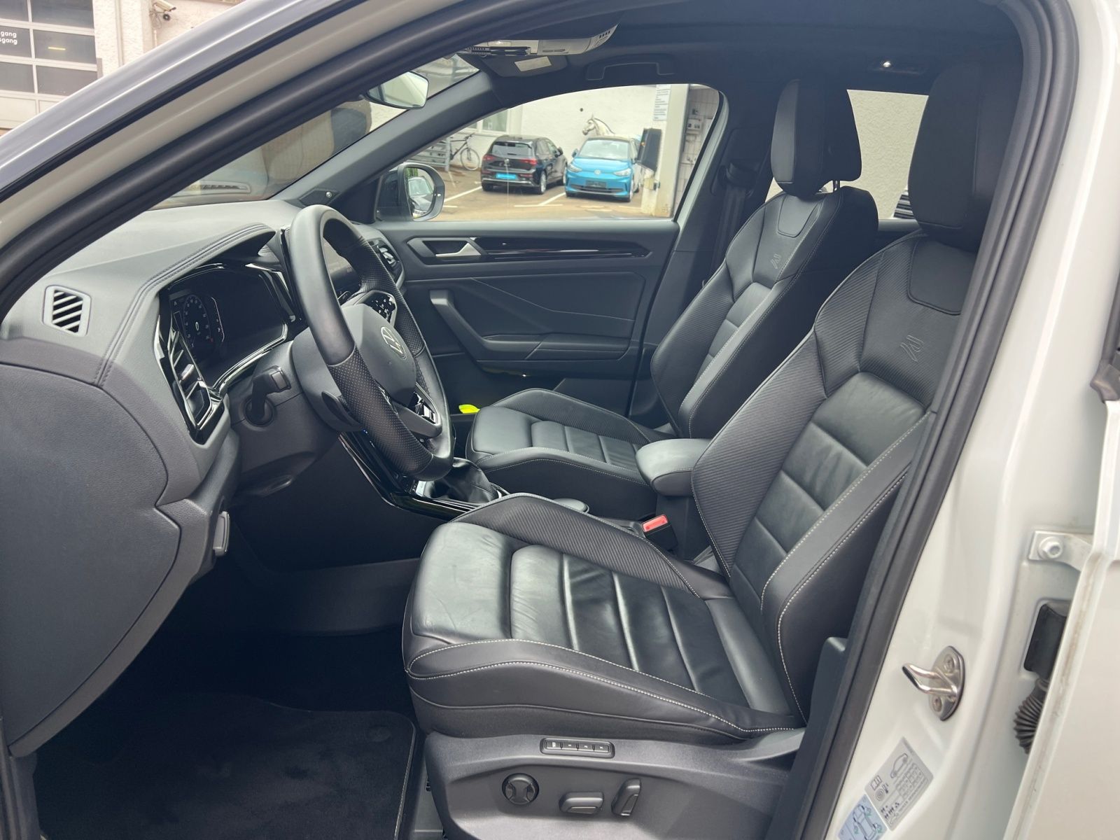 Volkswagen T-Roc 2.0TSI R-Line 4M DSG - Samsaru's Car Outlet