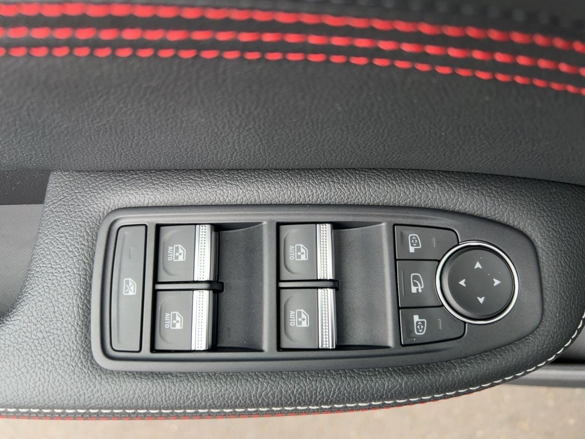 Renault Arkana R.S. LINE E-TECH 145 - Samsaru's Car Outlet