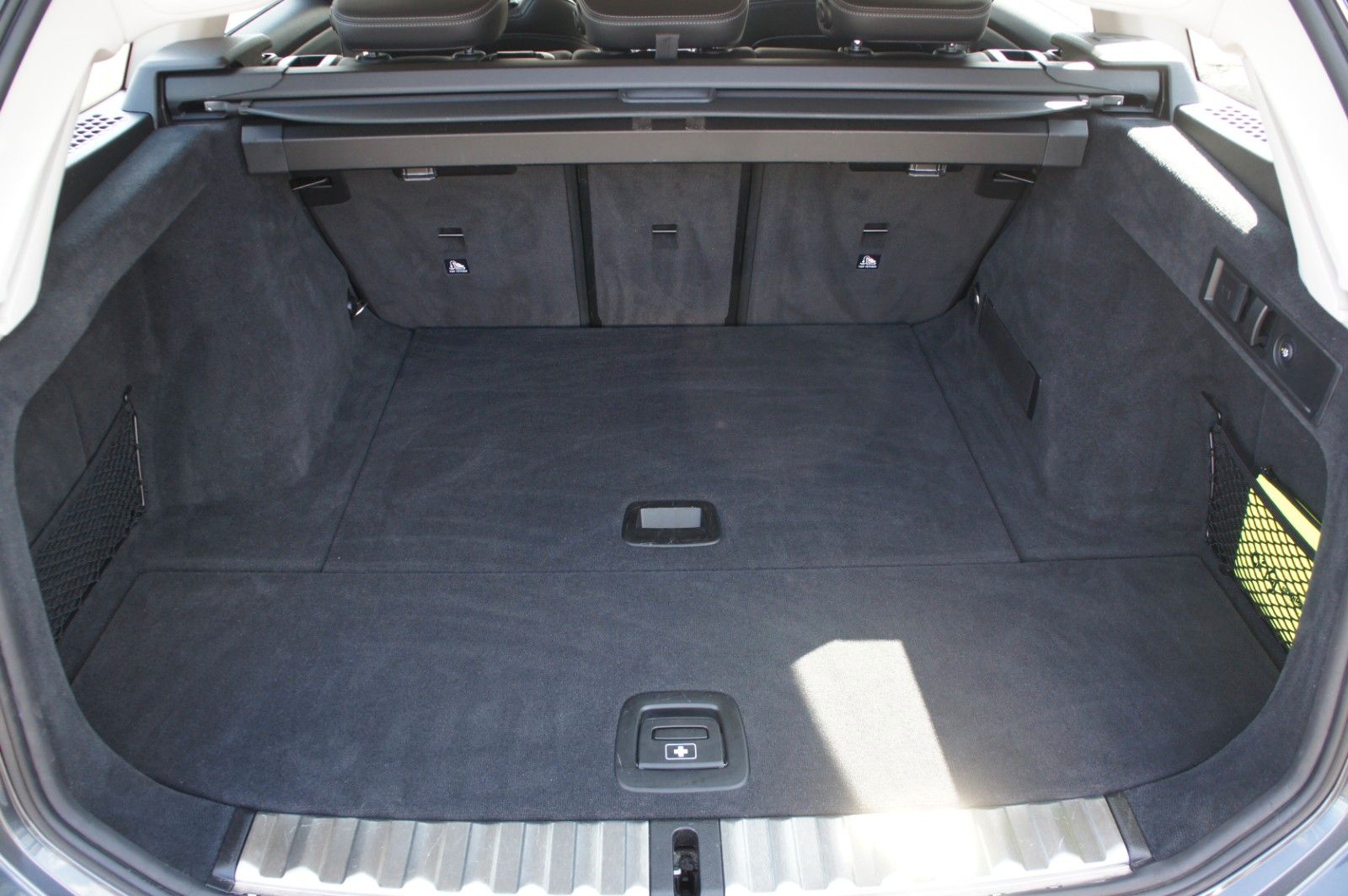 BMW 320d xDrive Advantage - Samsaru's Car Outlet