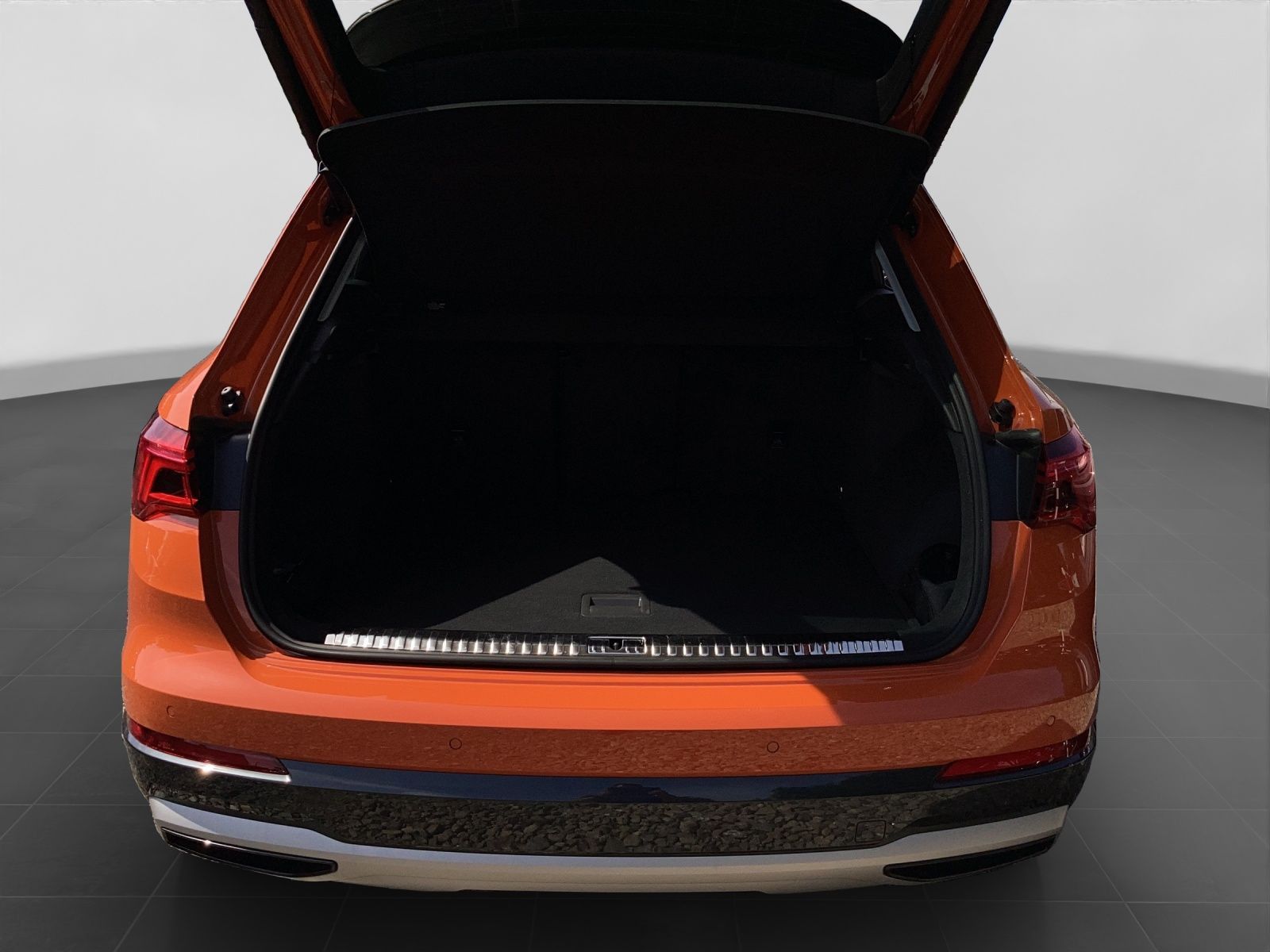 Audi Q3 40 TFSI Q ADVANCED - Samsaru's Car Outlet