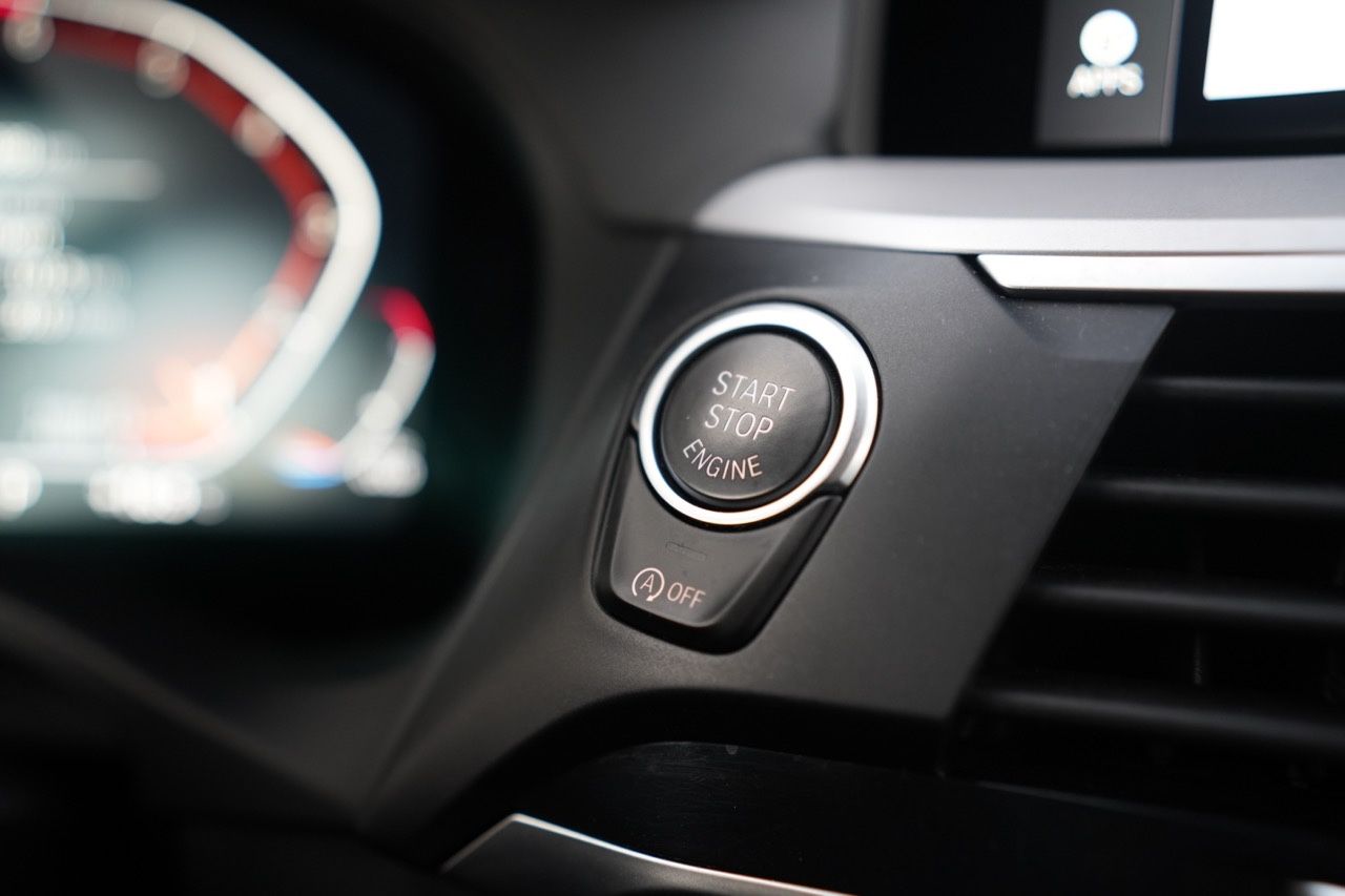 BMW X3 xDrive 20 i Advantage *LIVECOCKPIT*NAVI*