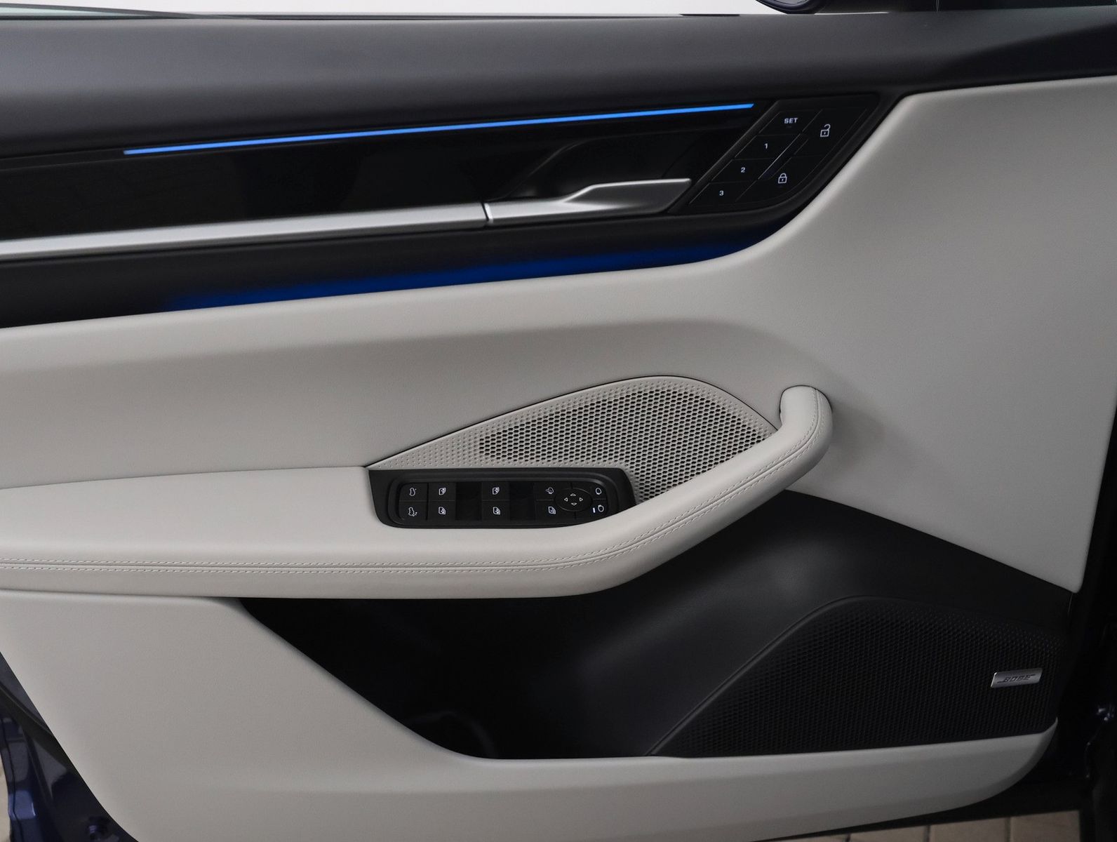 Porsche Macan Electric 4