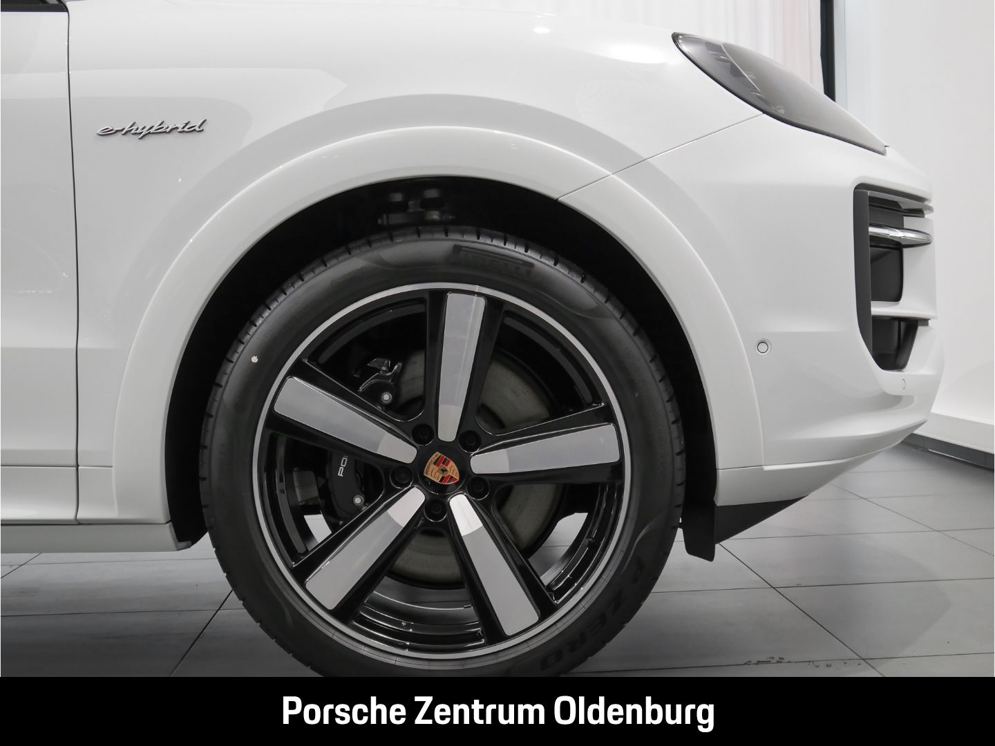 Porsche Cayenne E-Hybrid InnoDrive AHK Sportabgas 18 Weg