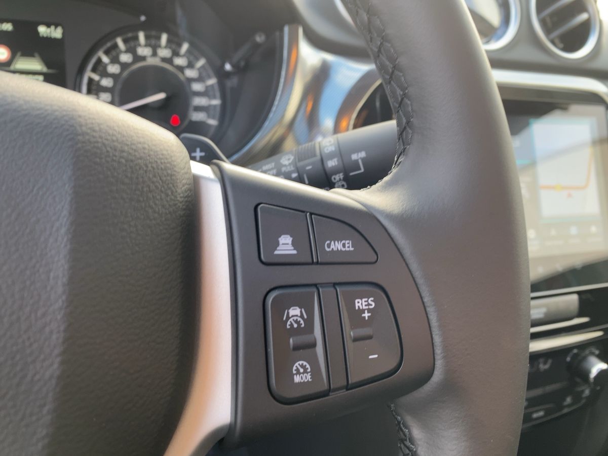 Suzuki VITARA 1.5 COMFORT+ - Samsaru's Car Outlet