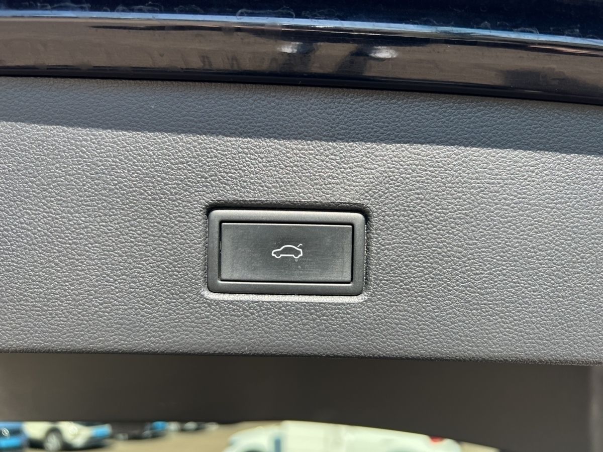 Volkswagen T-ROC Sport 1.5 TSi DSG - Samsaru's Car Outlet