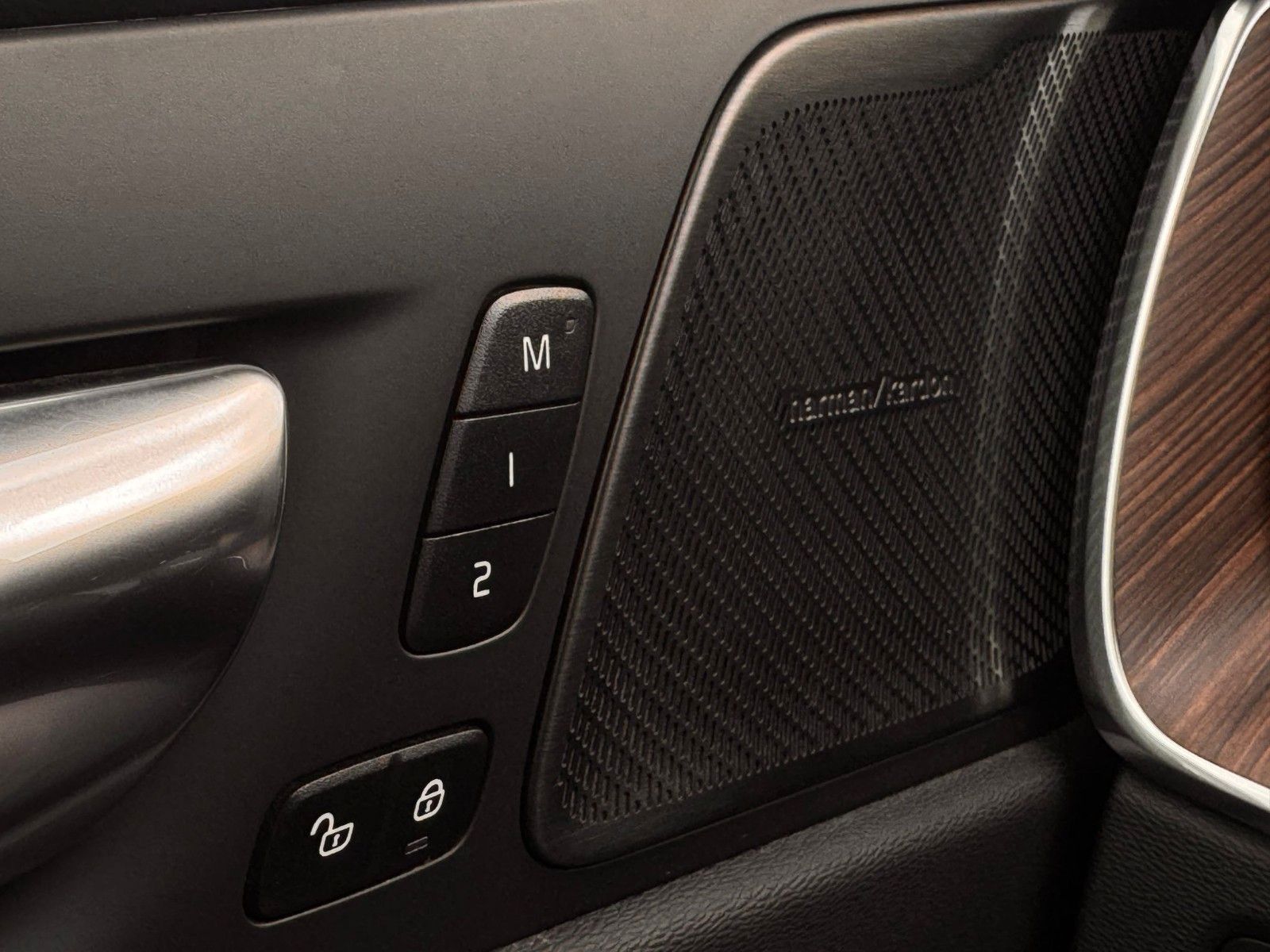 Volvo XC60 Ultimate Dark AWD AHK°PANO°HUD°360°STANDHZG