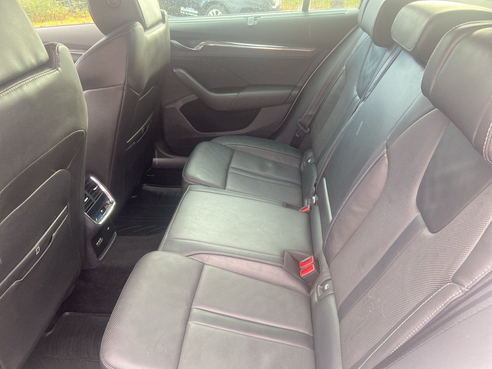 Skoda Octavia Combi 1.4TSI iV DSG Kamera-Leder-Navi