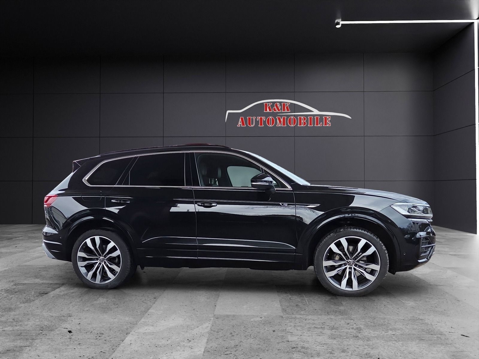 Volkswagen Touareg R-Line 4M PANO/HUD/IQ.LIGHT/21 ZOLL
