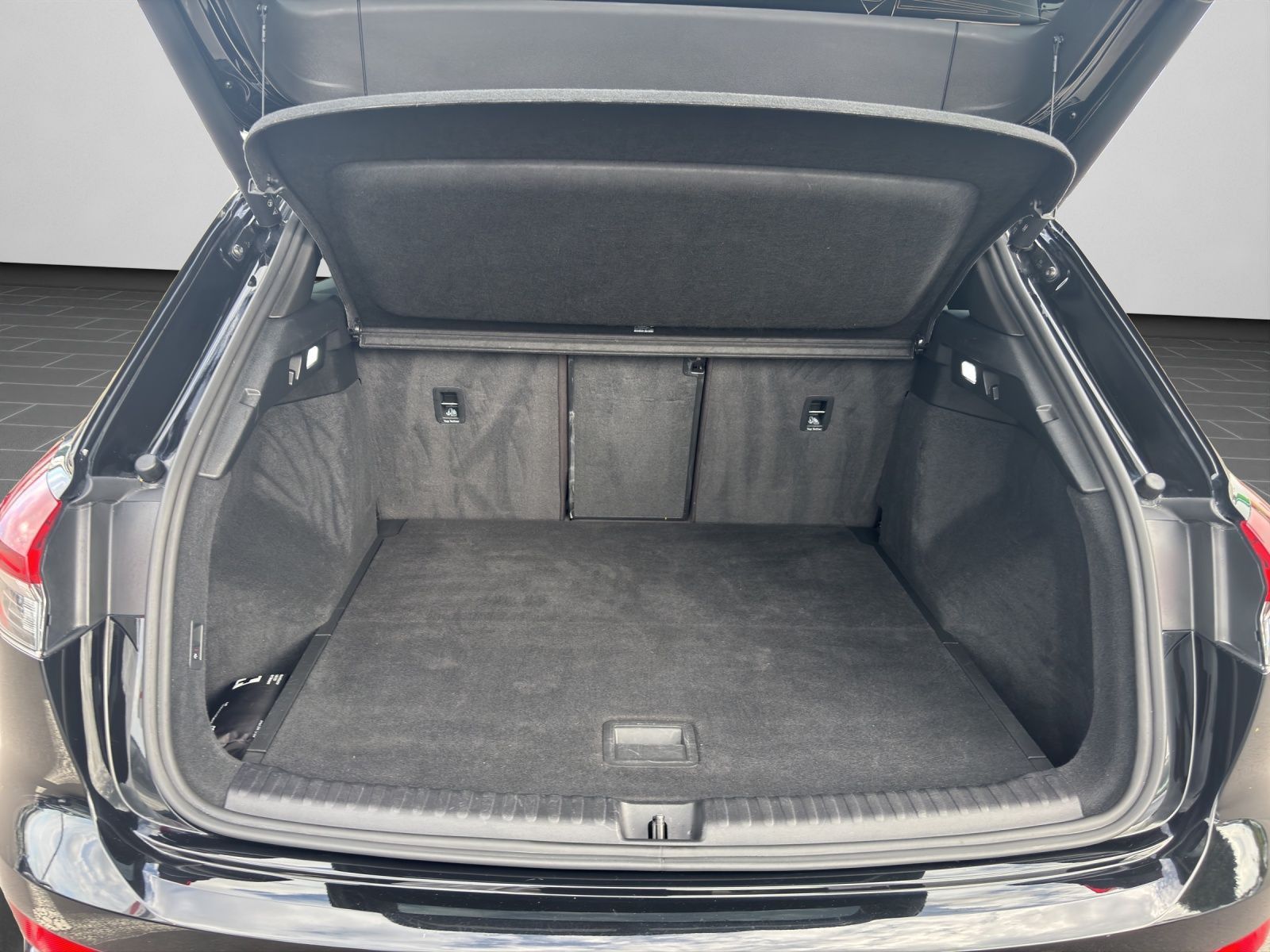 Audi Q4 e-tron 50 Quattro S-line KLIMA NAVI RFK SHZ A