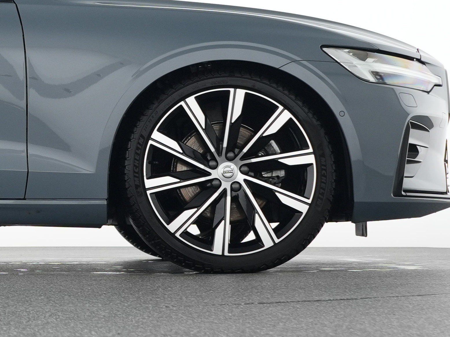 Volvo S60 B4 Plus Dark 360°Panorama*H&K*StHz*20"