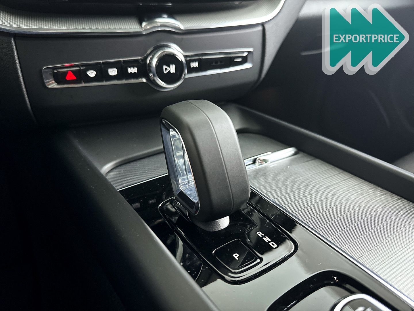 Volvo XC60 T6 Plug-in hybrid AWD Plus Dark | panorama