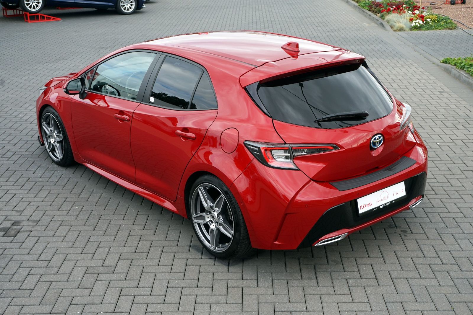 Toyota Corolla 2.0 Hybrid Business Edition - Samsaru's Car Outlet