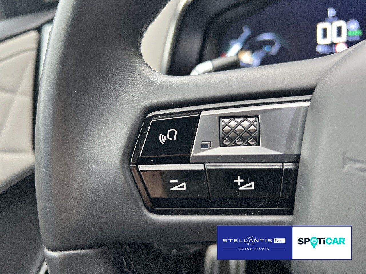 DS Automobiles DS 7 E-Tense 300 Hybrid Rivoli (EU6d) GJR