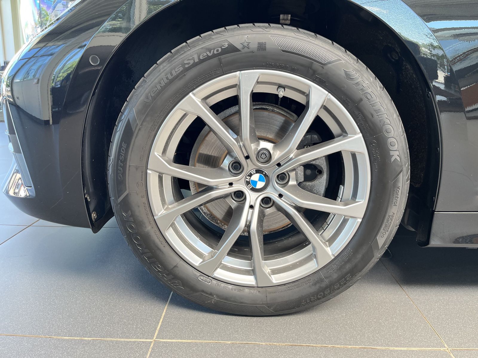 BMW 320i Touring Sport Line - Samsaru's Car Outlet