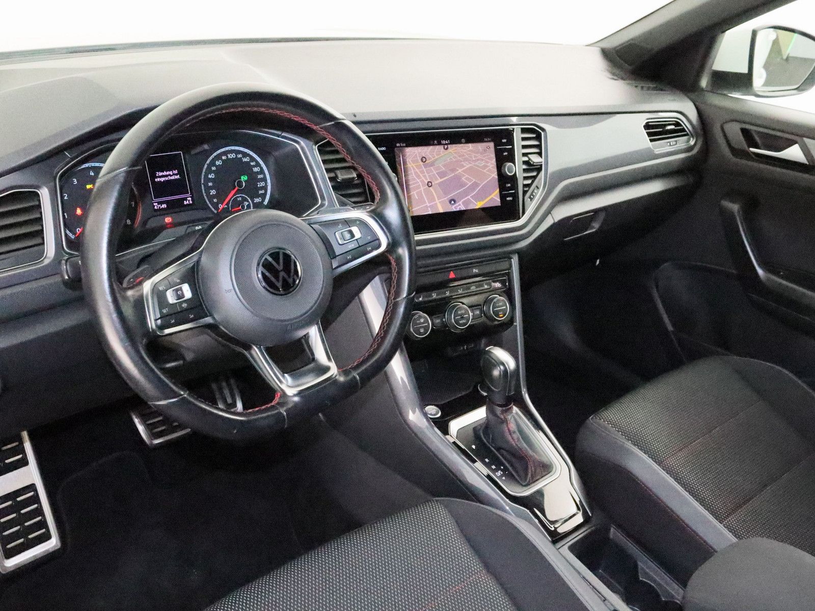 Volkswagen T-Roc 1.5 TSI Sport - Samsaru's Car Outlet