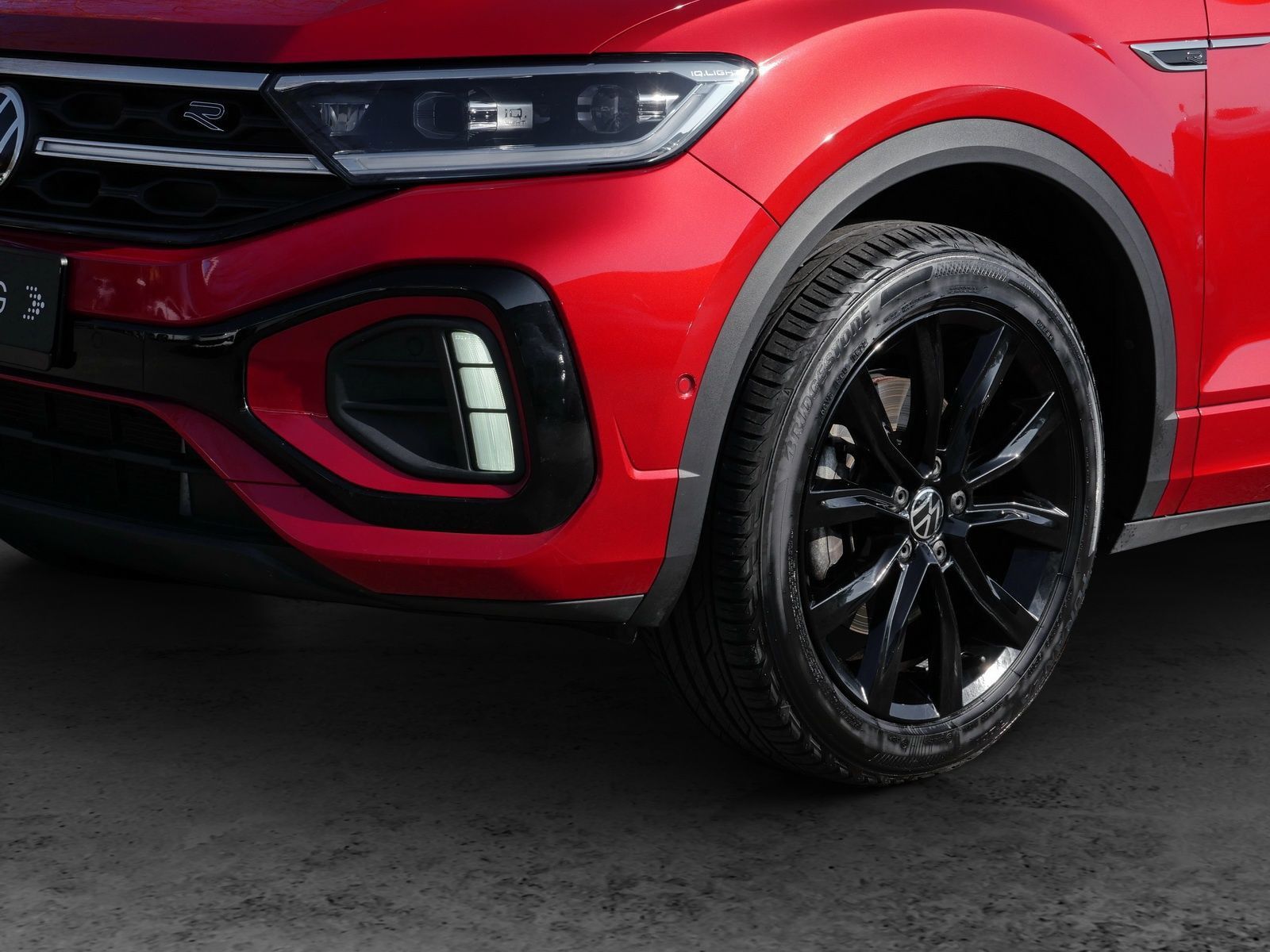 Volkswagen T-Roc R-Line 2.0 TSI 4x4 - Samsaru's Car Outlet
