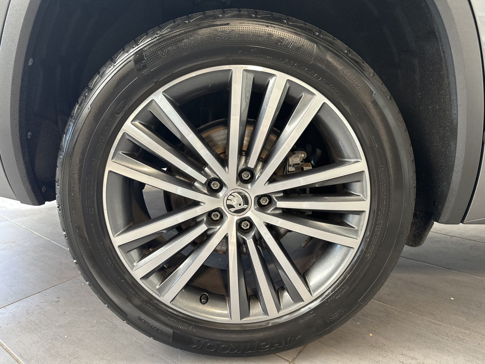 Skoda Kodiaq 4x4 L&K NAV+MATRIX+360+PANO+AHK+STANDHEIZ