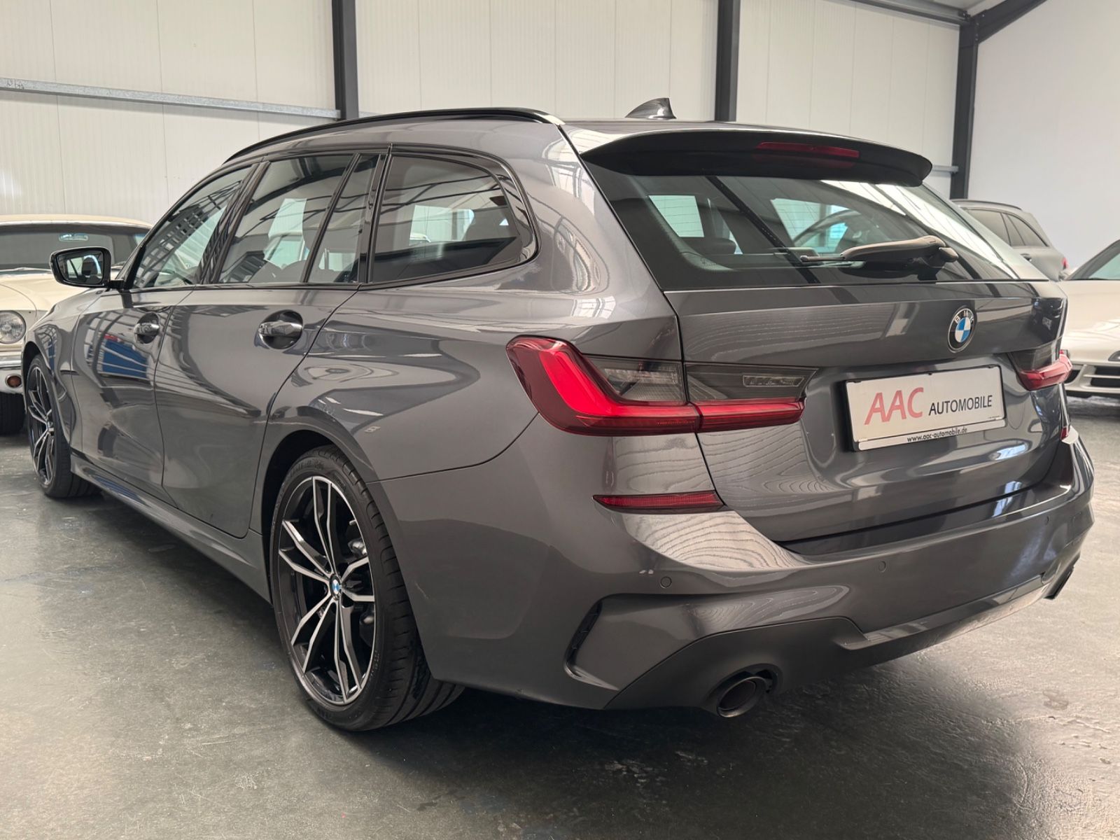 BMW 330 Touring i M Sport - Samsaru's Car Outlet