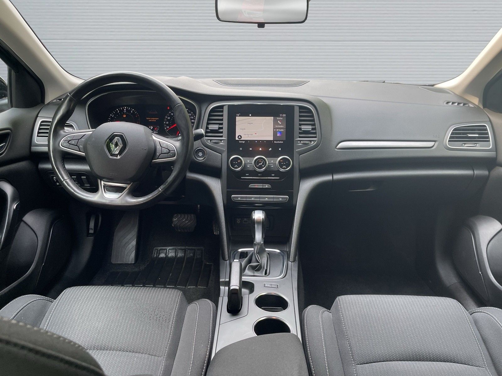 Renault Megane 1.3 TCE AT Business - Samsaru's Car Outlet