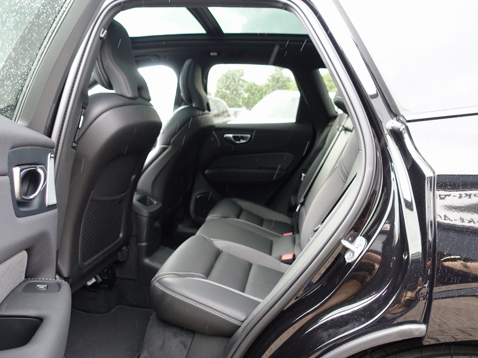 Volvo XC60 Black Edition Ultra T6 AWD - Samsaru's Car Outlet
