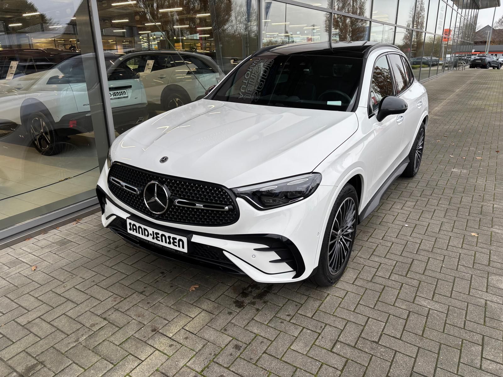 Mercedes-Benz GLC 300 d 4M AMG Line Prem+ Fahras+ AHK Pano HUD