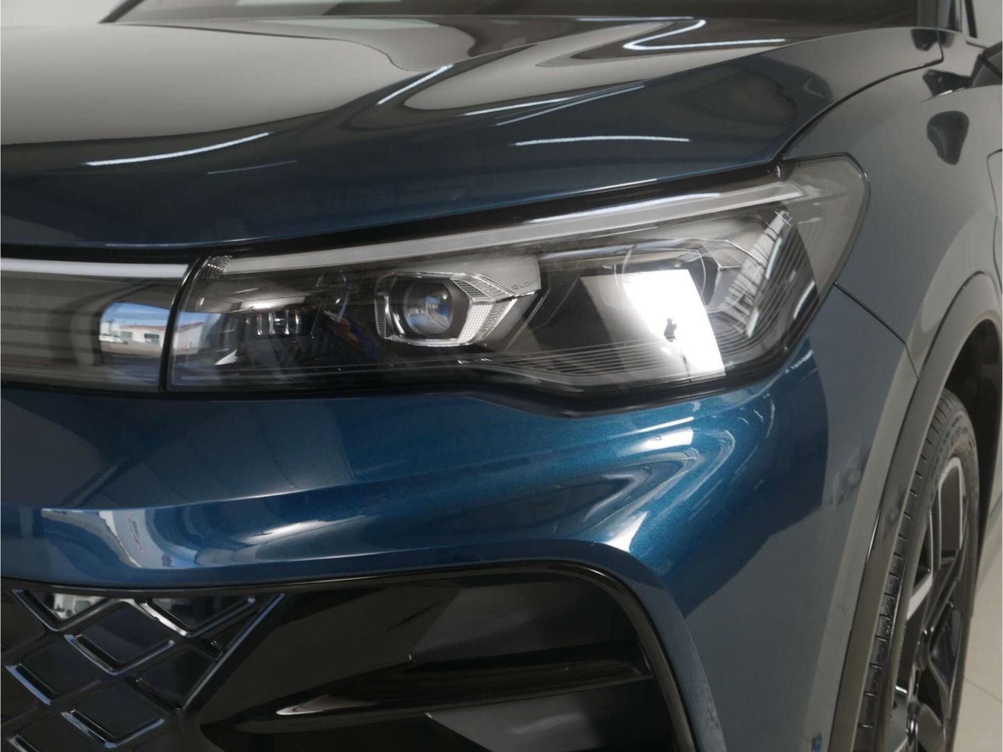 Volkswagen Tiguan 1.5 eHybrid R-Line Black Style PANO/AHK