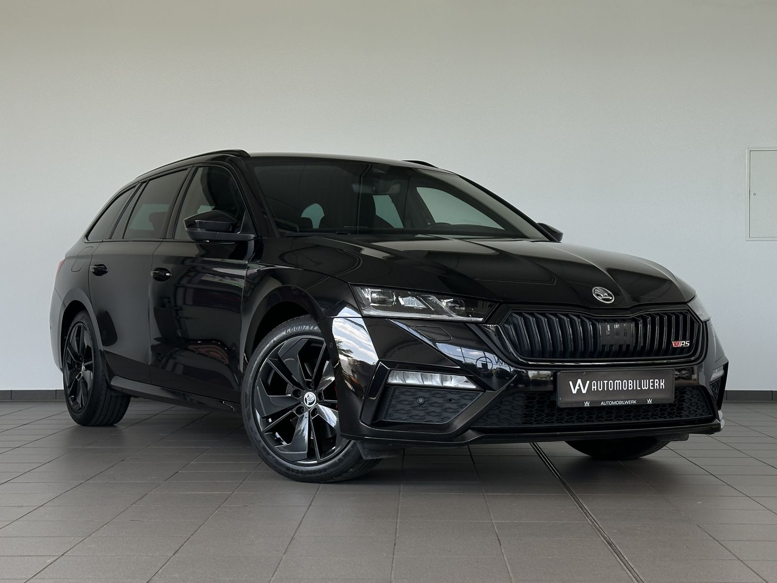 Skoda Octavia Combi RS 4x4 - Samsaru's Car Outlet