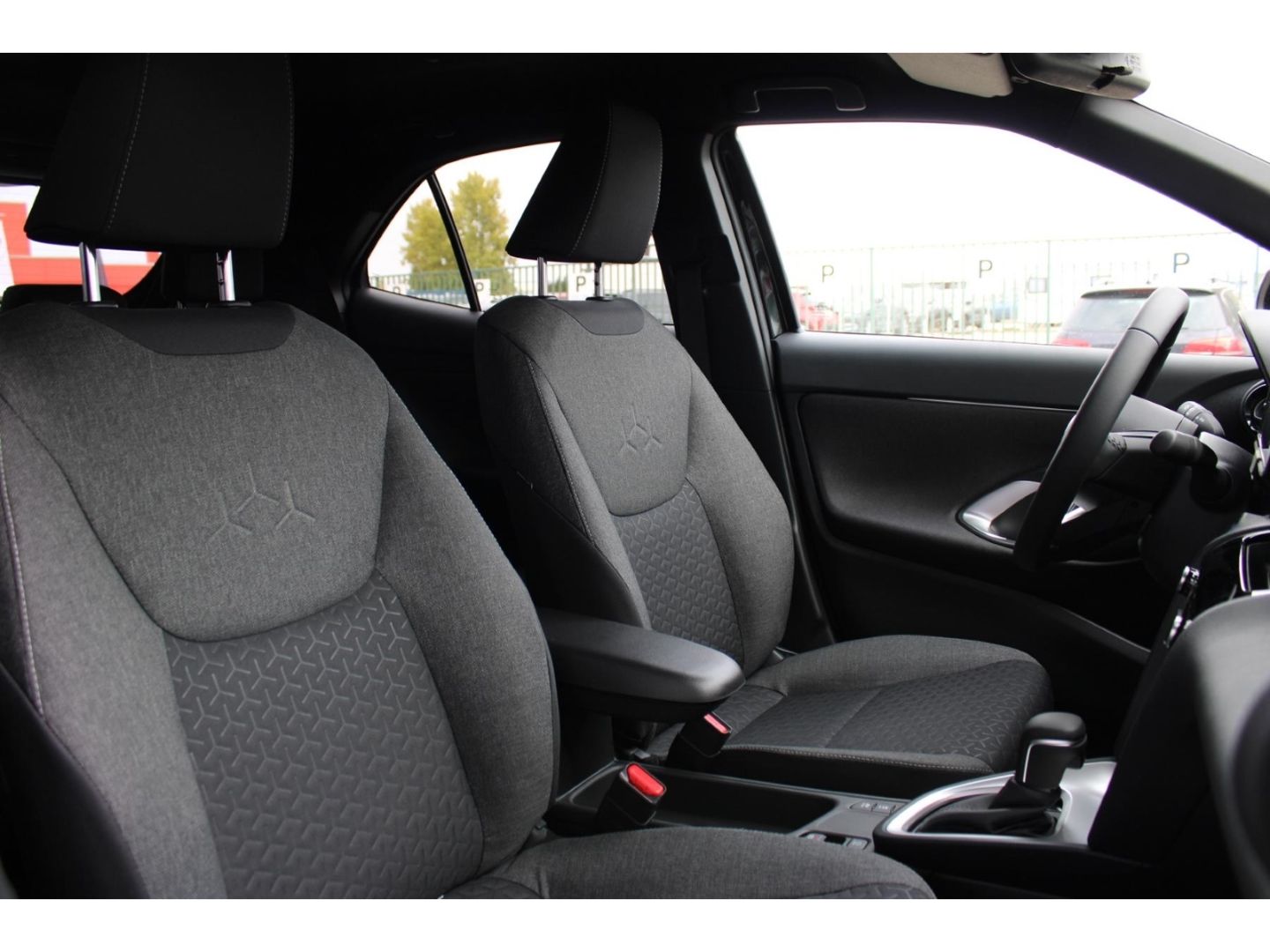 Toyota Yaris Cross Team D+SAFETY-P+WINTER-P !!