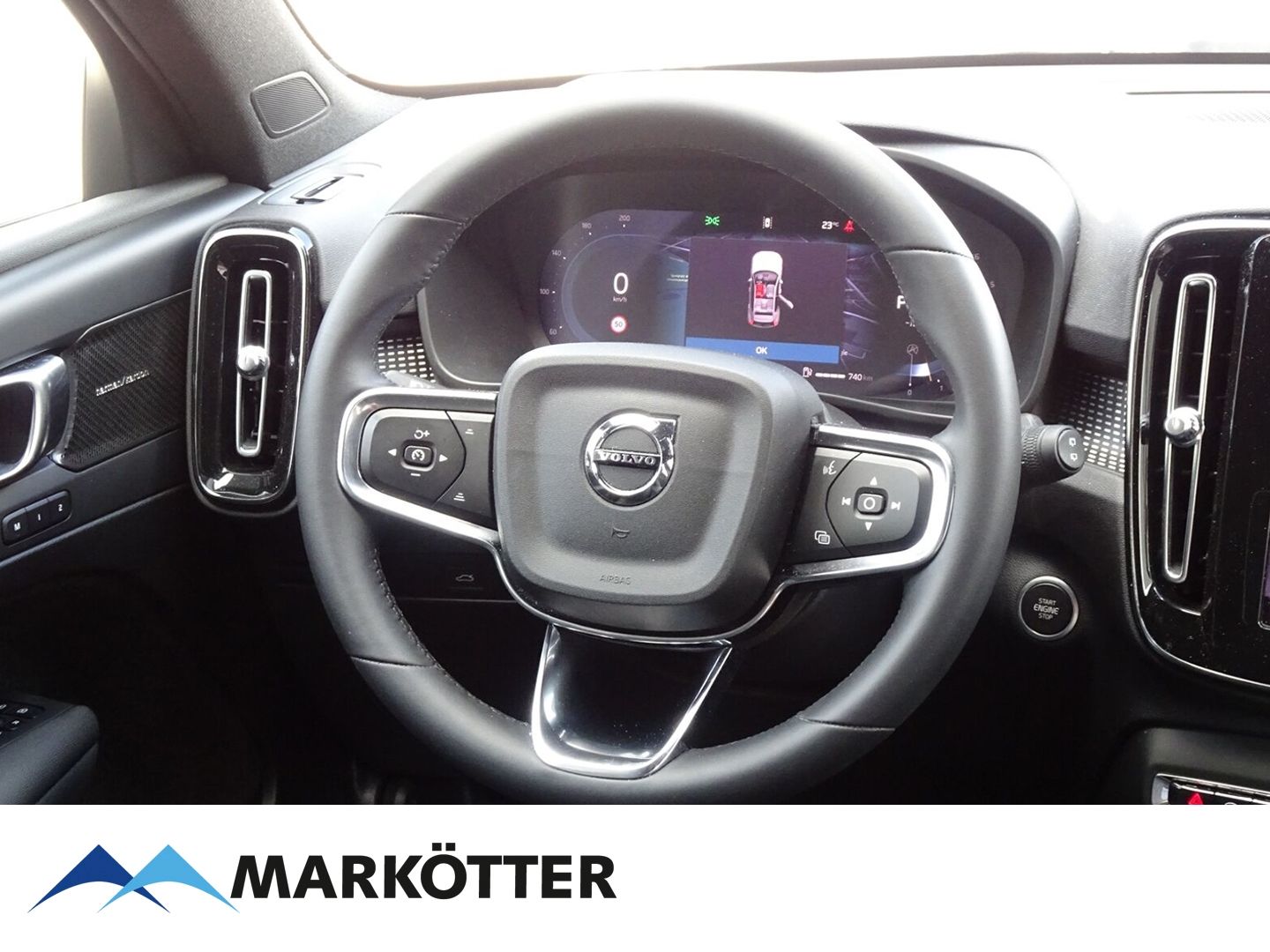 Volvo XC40 B3 Plus Dark - Samsaru's Car Outlet