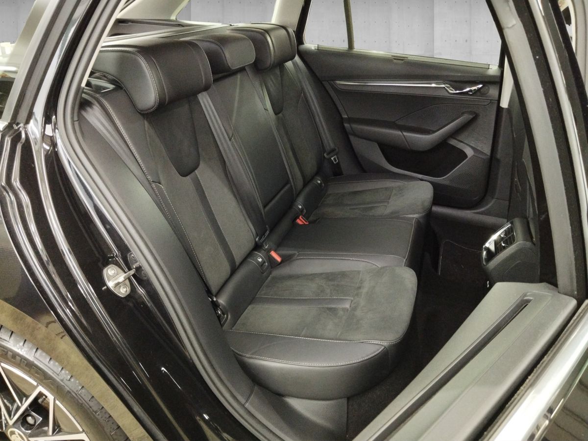 Skoda Octavia Combi 1.5 TSI Style - Samsaru's Car Outlet