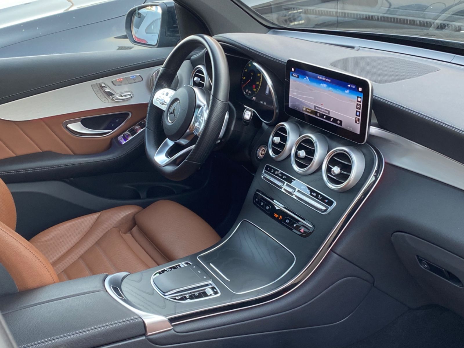 Mercedes-Benz GLC400d AMG 4M Airmatic_Panora_KeylessEntry_360°