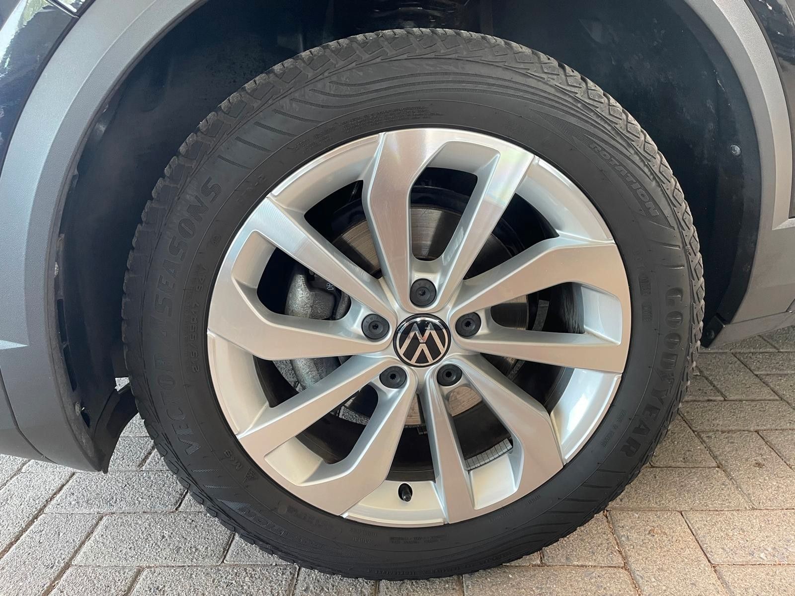 Volkswagen T-Roc 1.0 TSI Style - Samsaru's Car Outlet